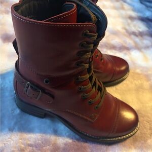 Taos Footwear Red Lace Up Boots